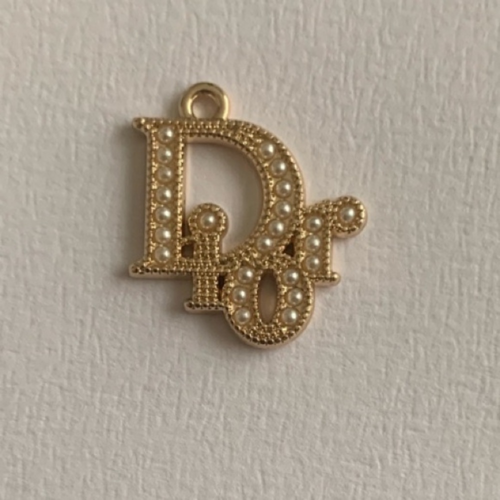 Dior charm